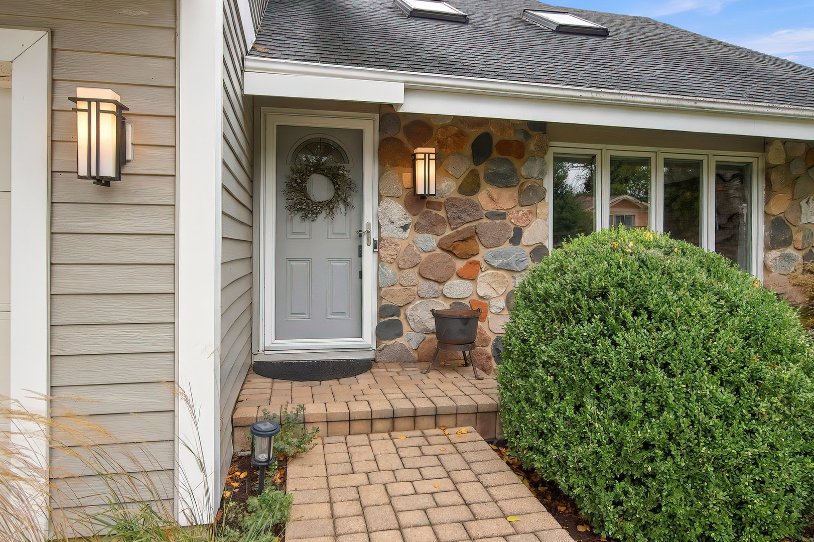 658 Monterey Drive Property Photo 2
