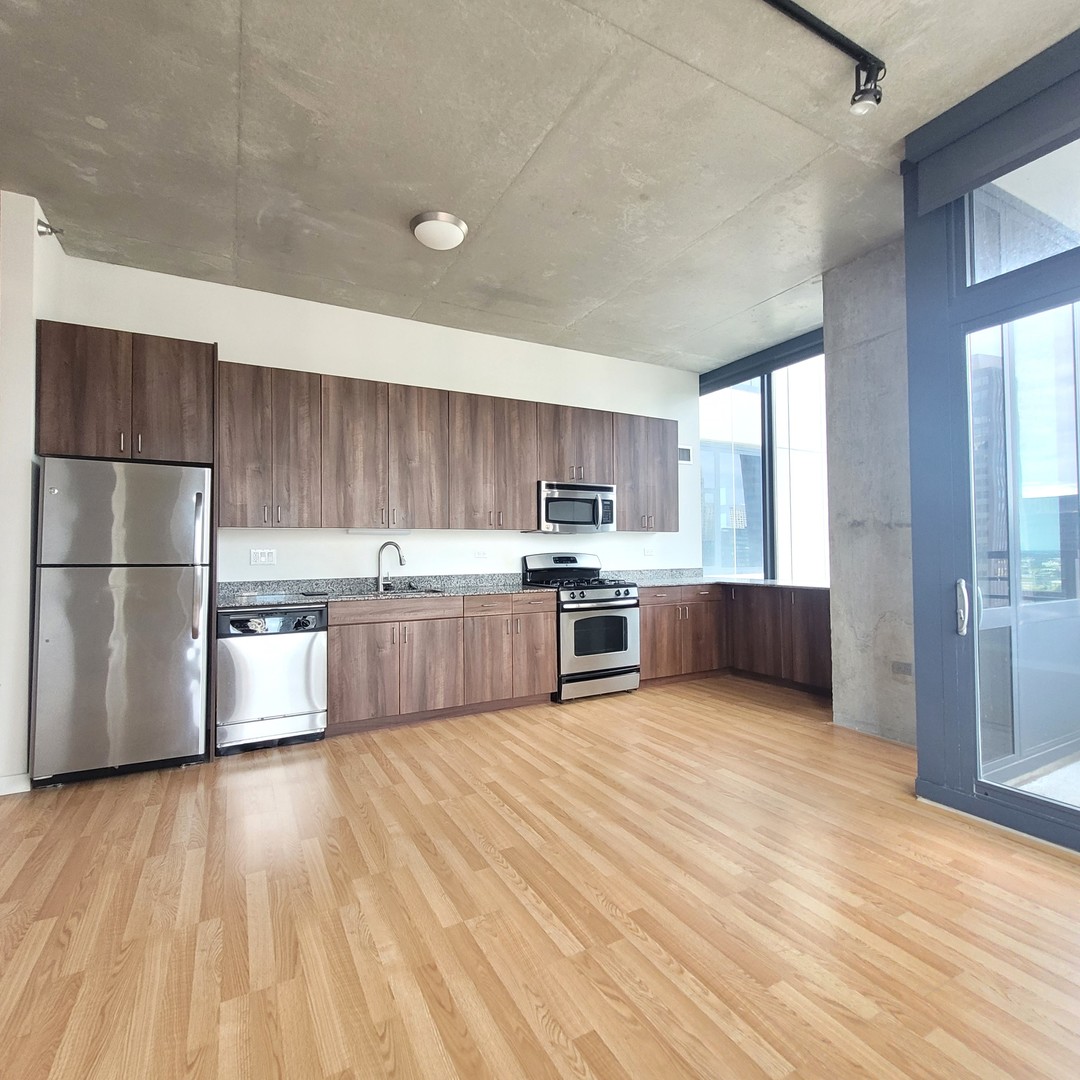 235 W Van Buren Street 2715 Property Photo 6