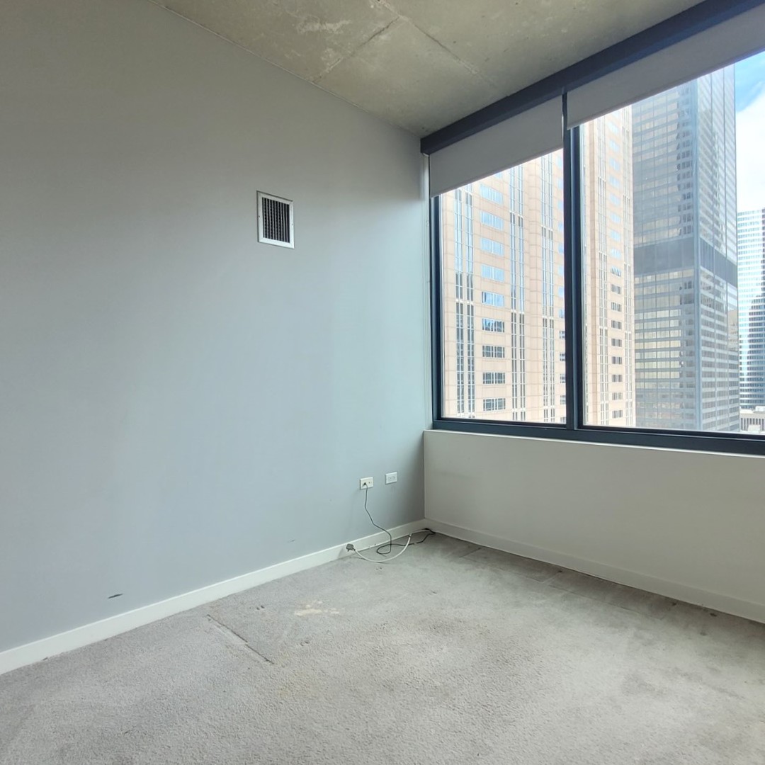 235 W Van Buren Street 2715 Property Photo 11