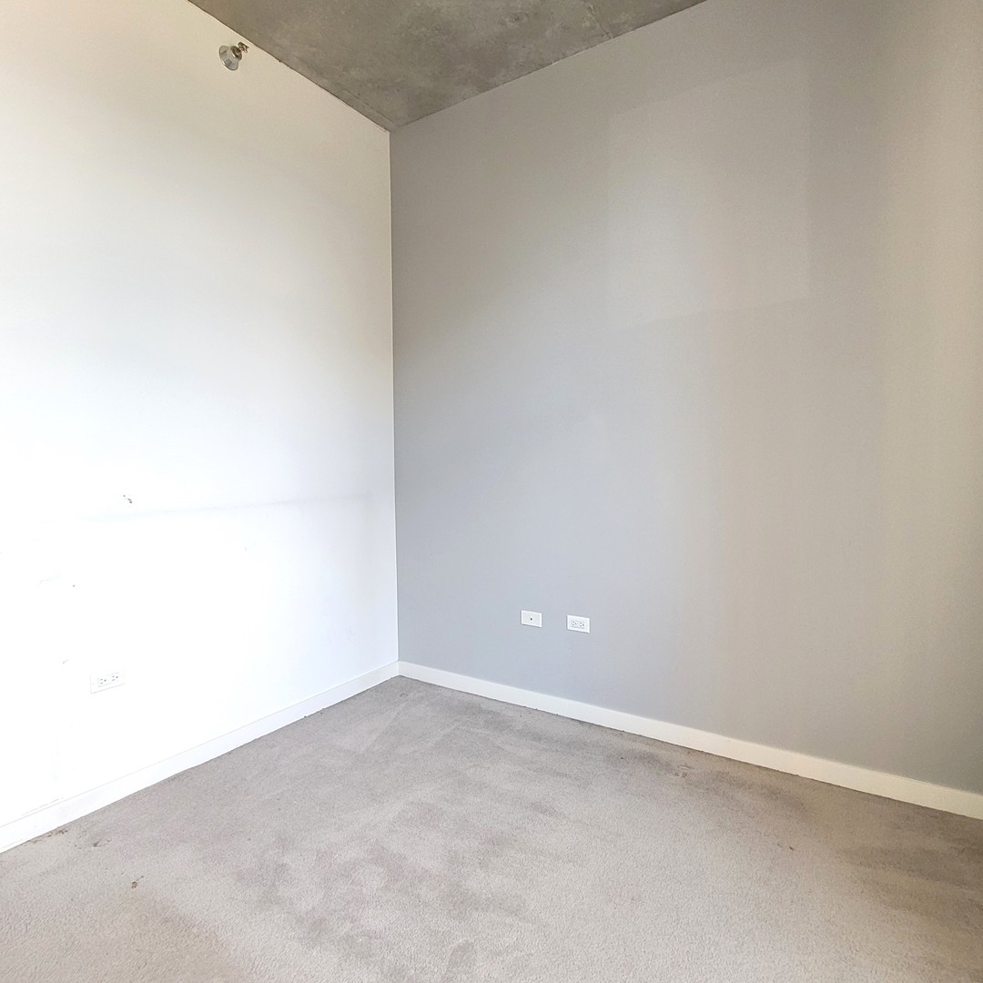 235 W Van Buren Street 2715 Property Photo 19