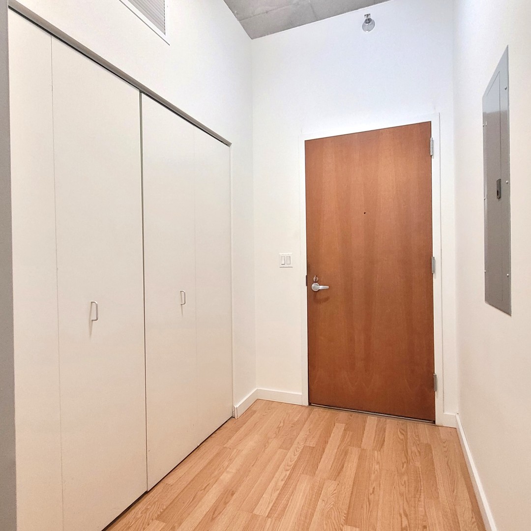 235 W Van Buren Street 2715 Property Photo 21