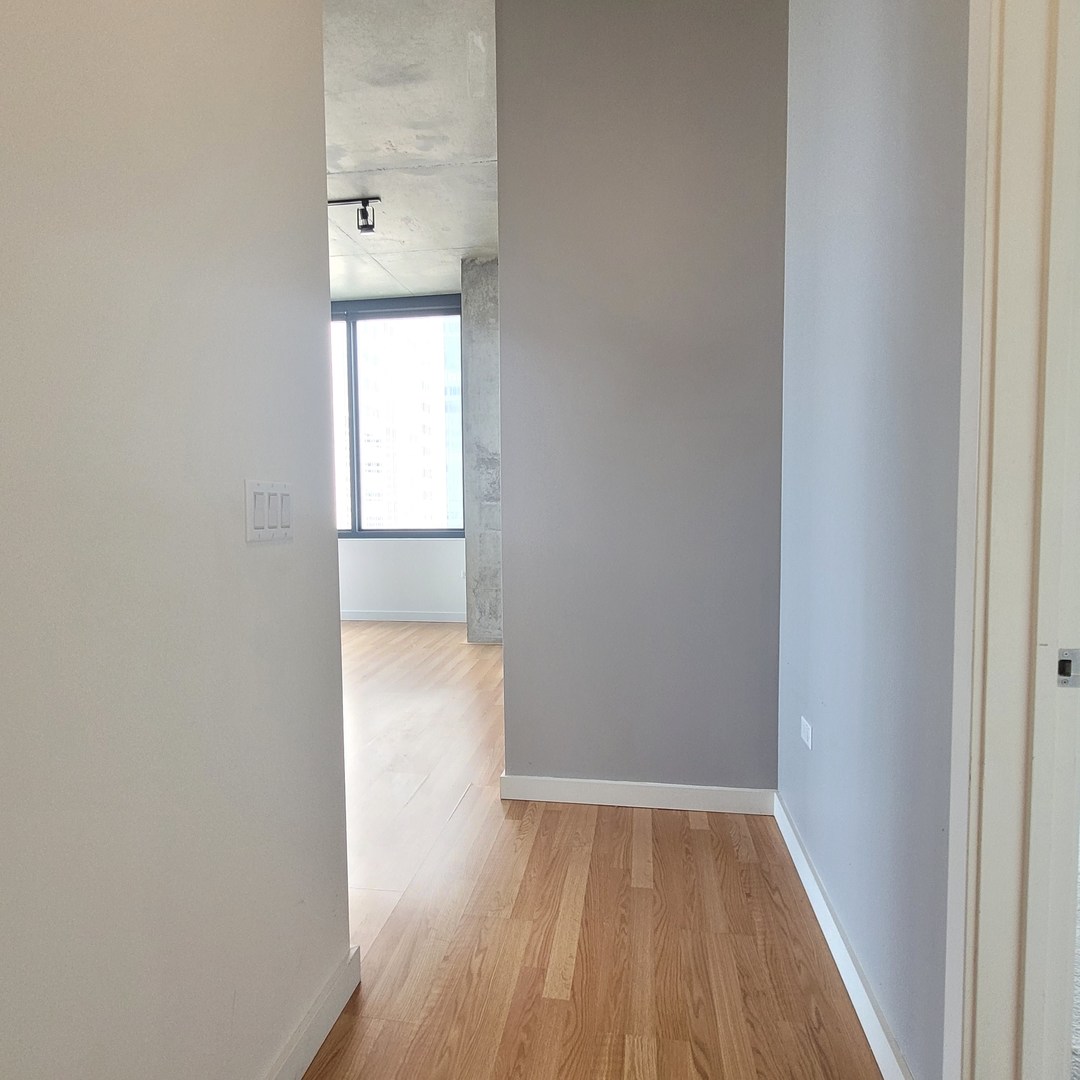 235 W Van Buren Street 2715 Property Photo 22