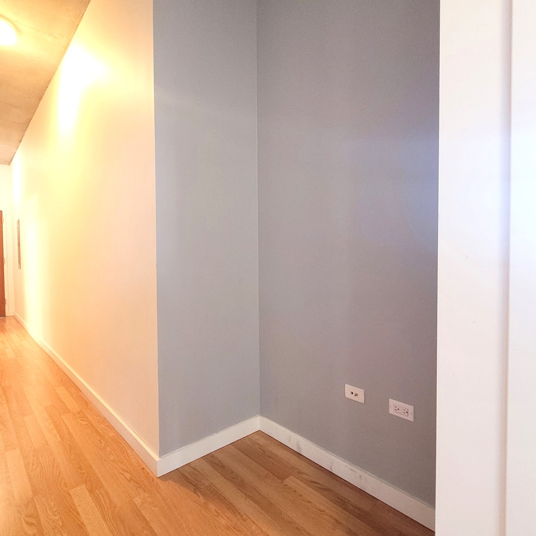 235 W Van Buren Street 2715 Property Photo 23