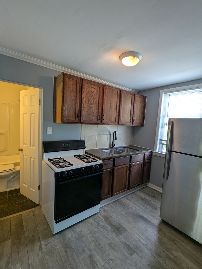 10700 S Avenue M Property Photo 8