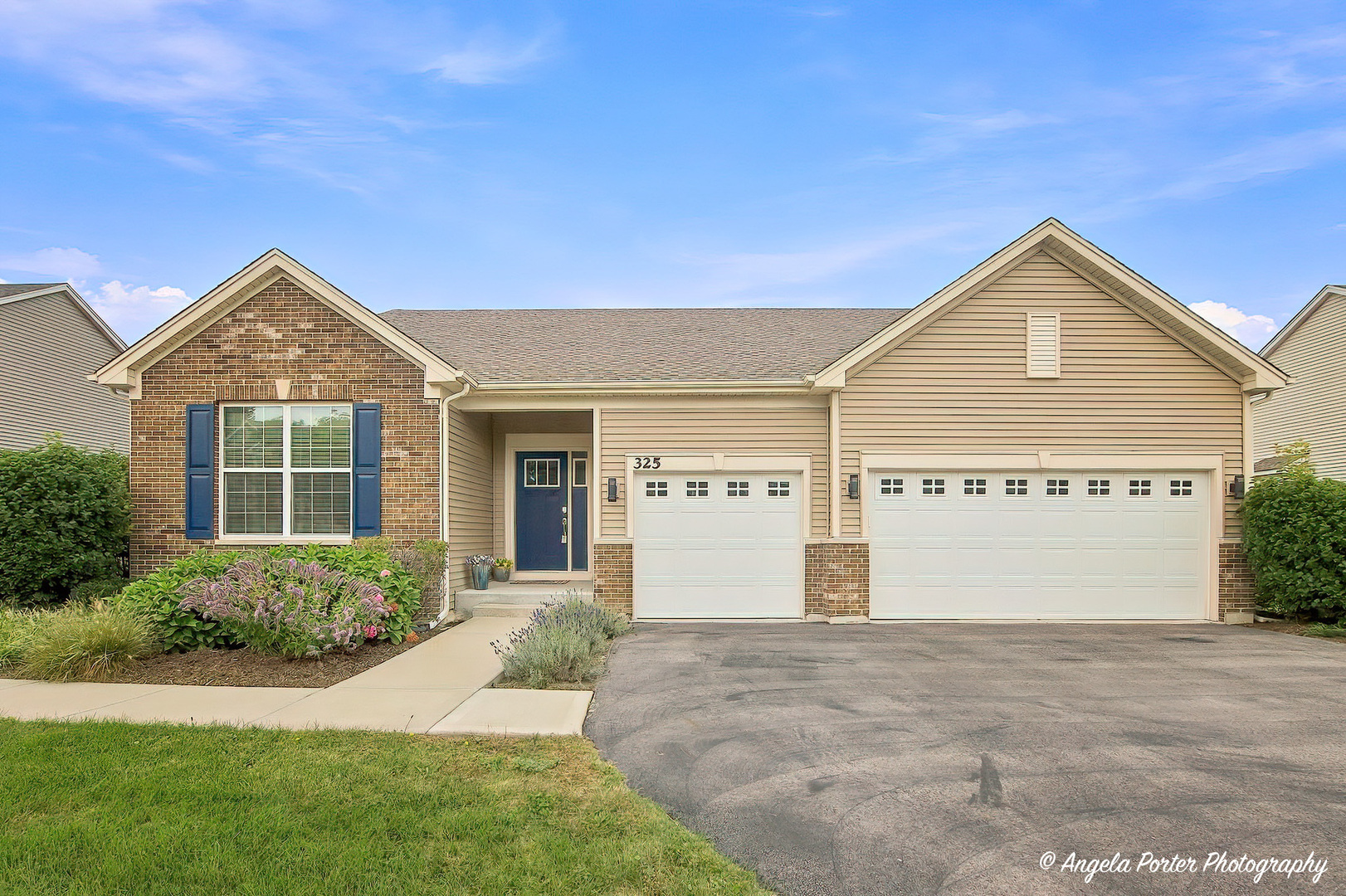 325 Tralee Lane Property Photo 1