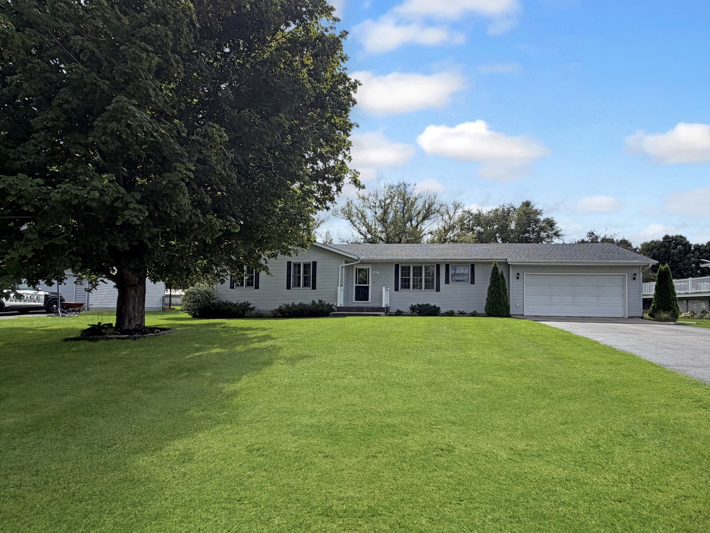 107 Meadow Court Property Photo 1