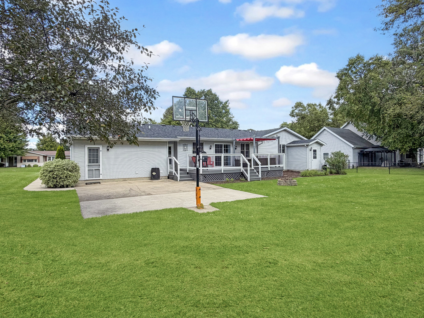 107 Meadow Court Property Photo 2