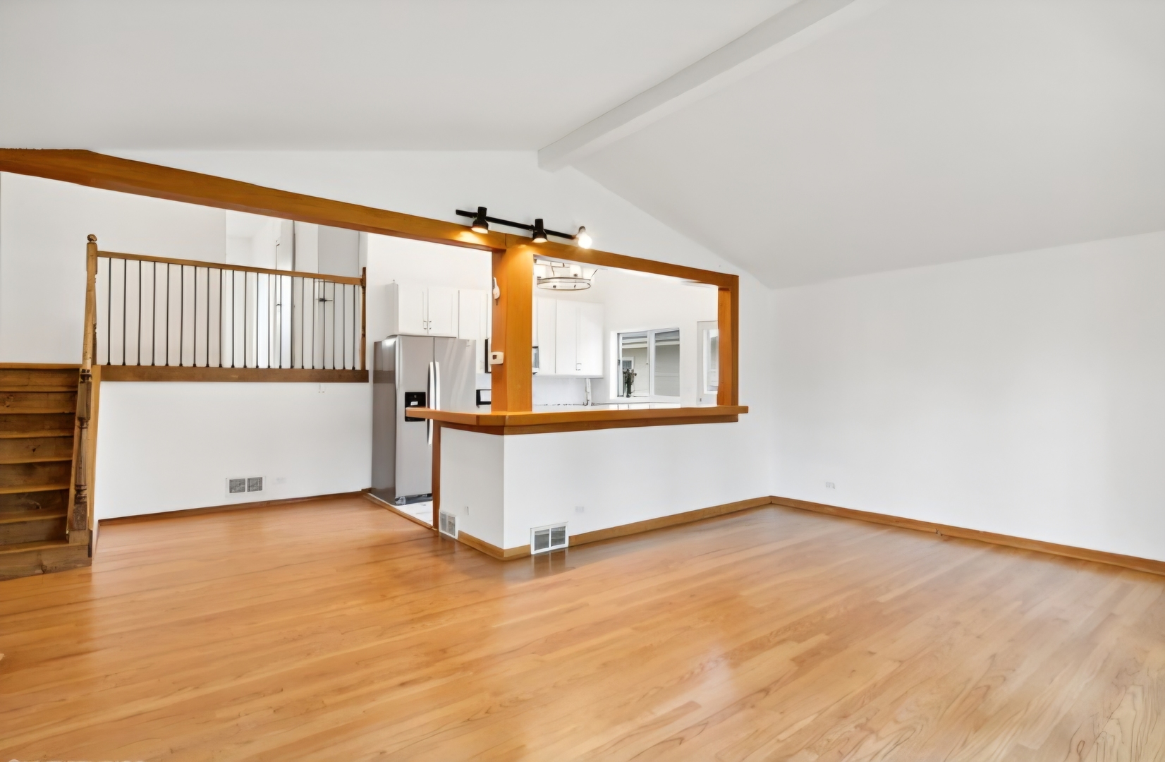 403 E Lake Avenue Property Photo 10