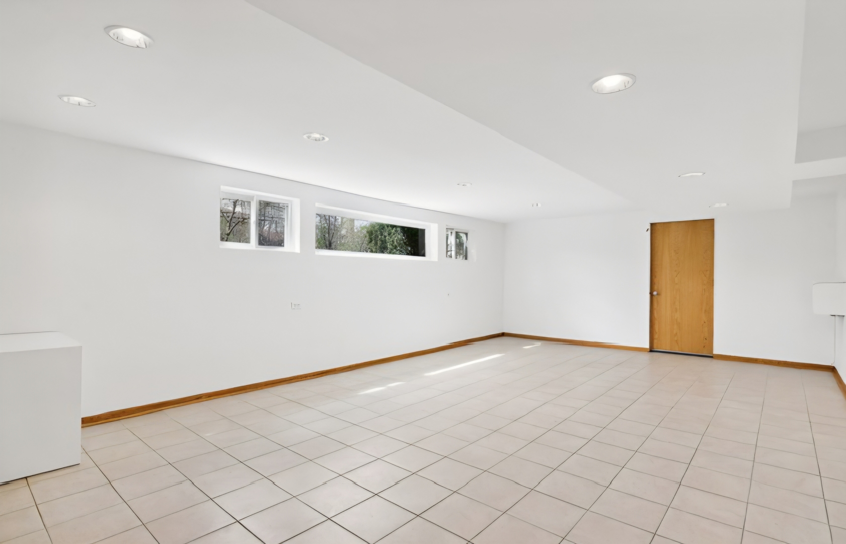 403 E Lake Avenue Property Photo 13