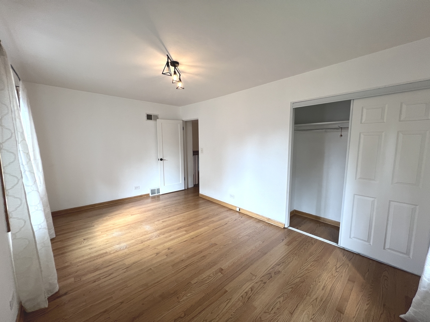 403 E Lake Avenue Property Photo 18