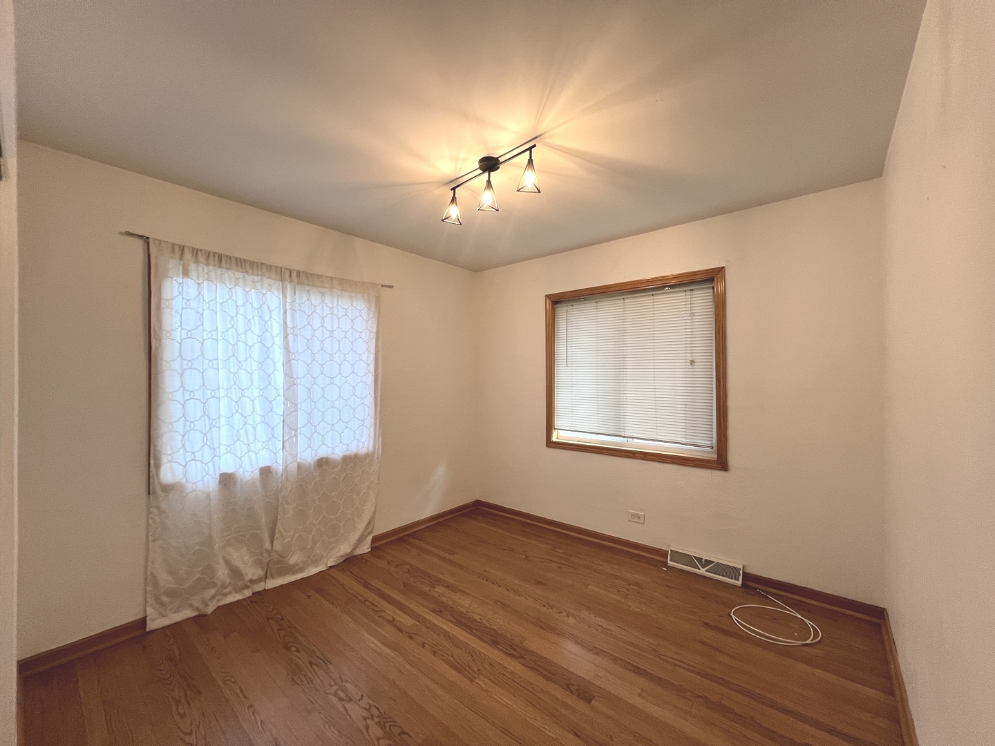 403 E Lake Avenue Property Photo 22