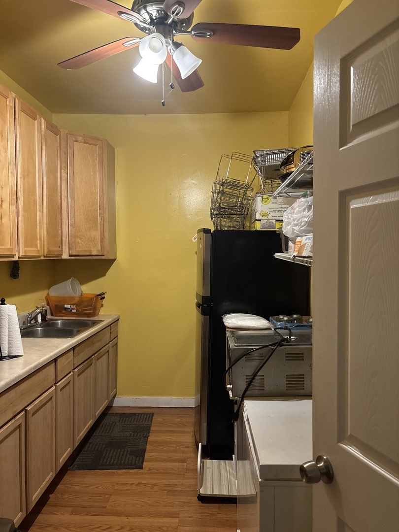 1001 W 69th Street Property Photo 6