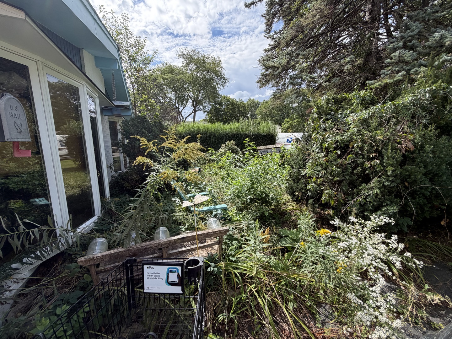 1357 S Vail Avenue Property Photo 2