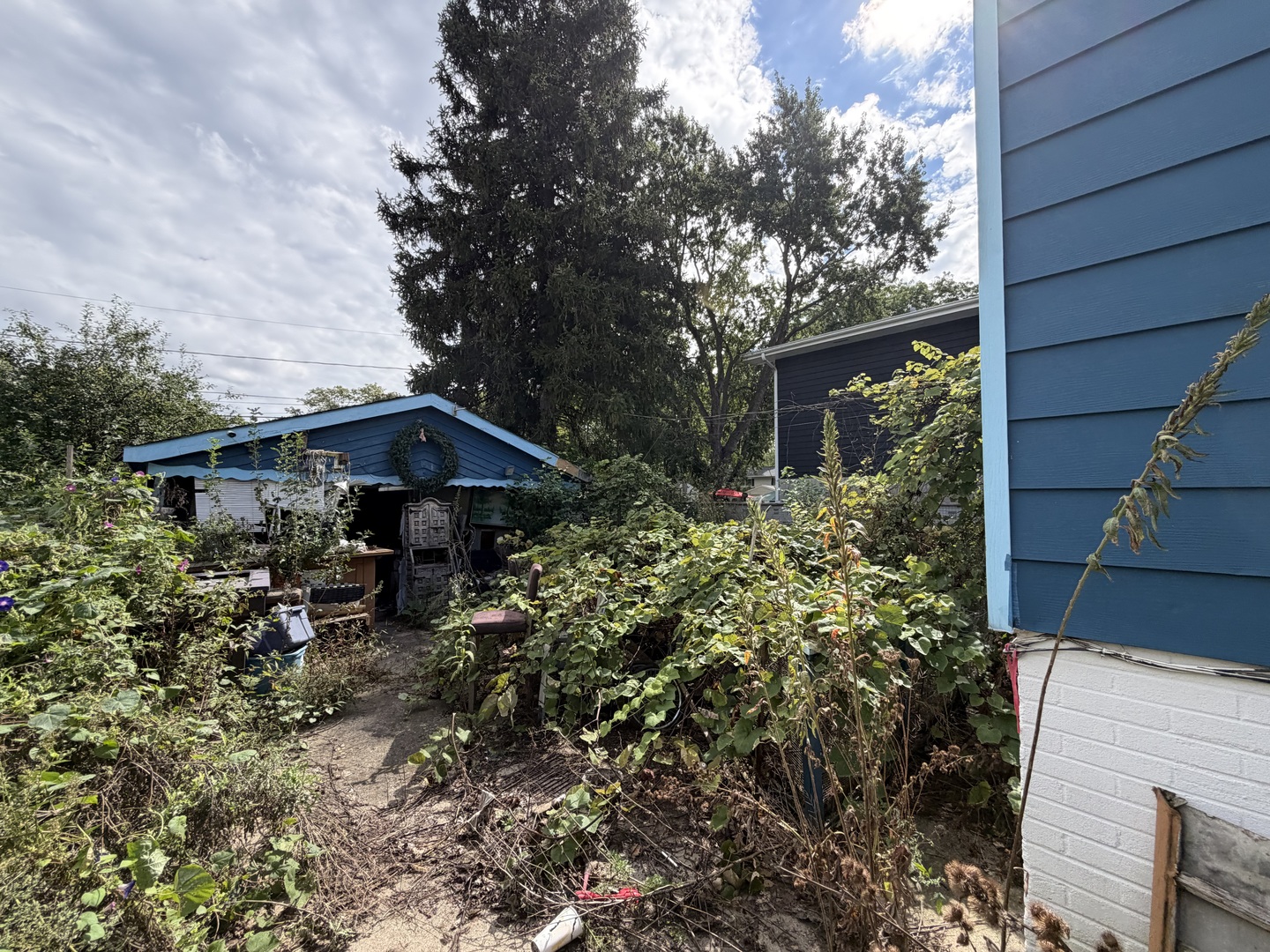 1357 S Vail Avenue Property Photo 5
