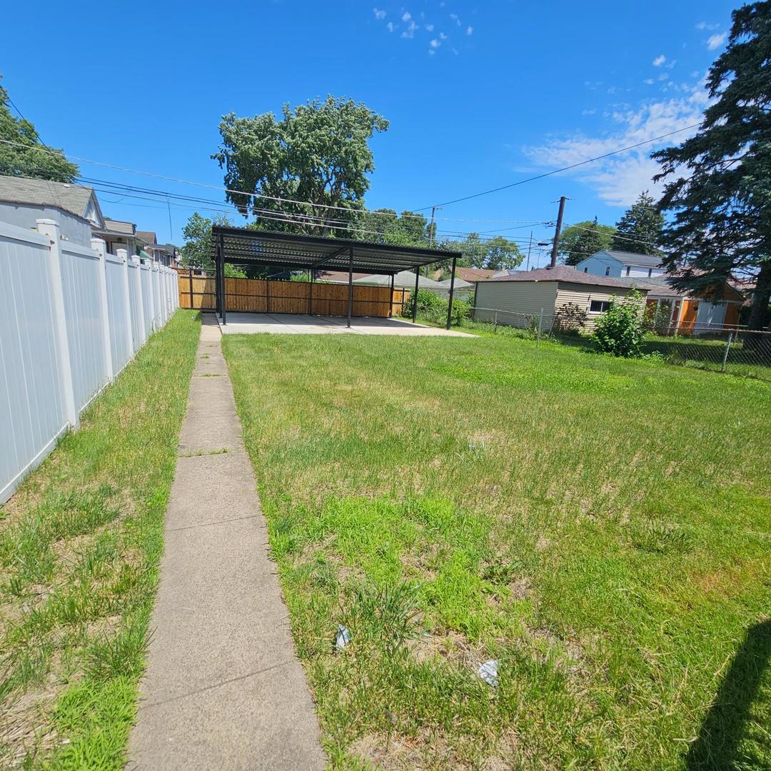 2608 E 92nd Street Property Photo 3