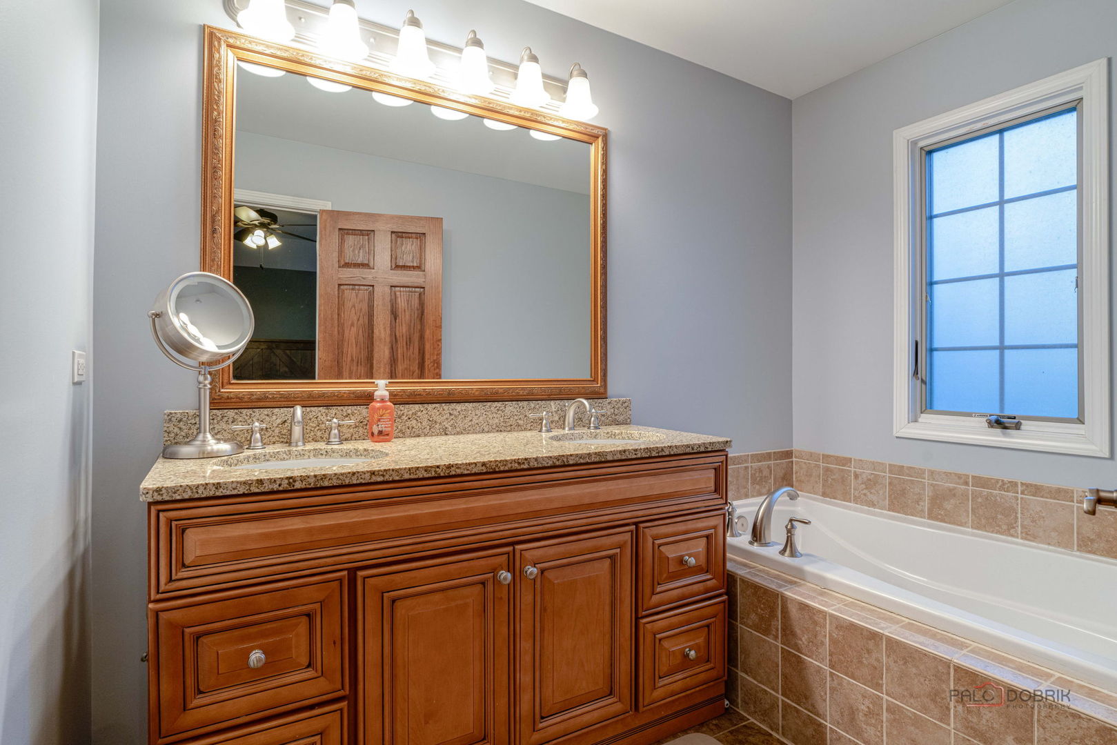 285 Regency Court Unit B Court Property Photo 8