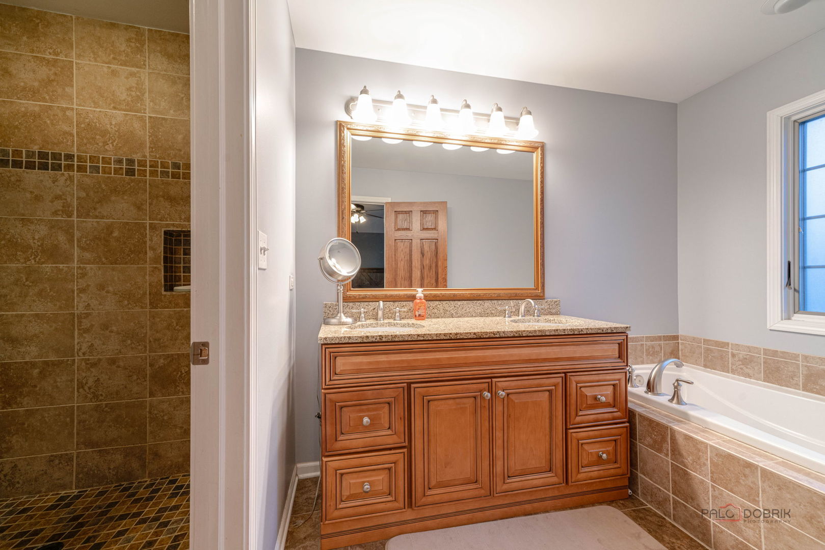 285 Regency Court Unit B Court Property Photo 9