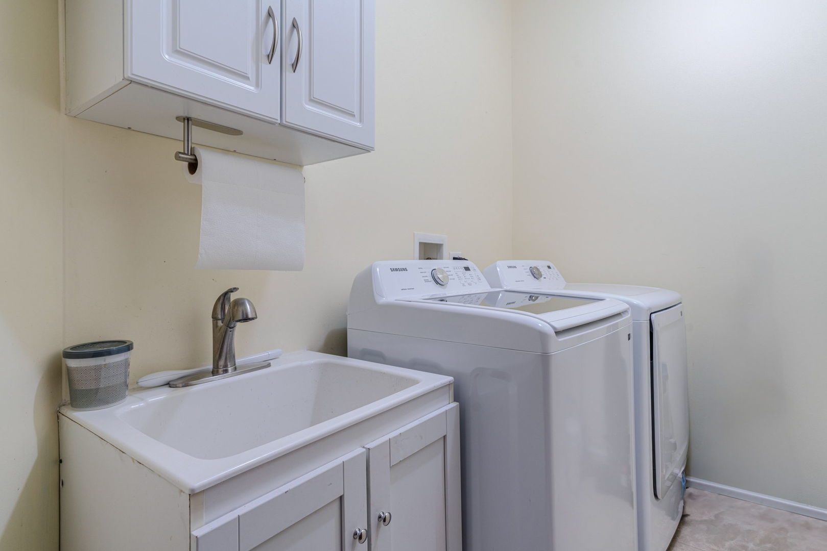 285 Regency Court Unit B Court Property Photo 19
