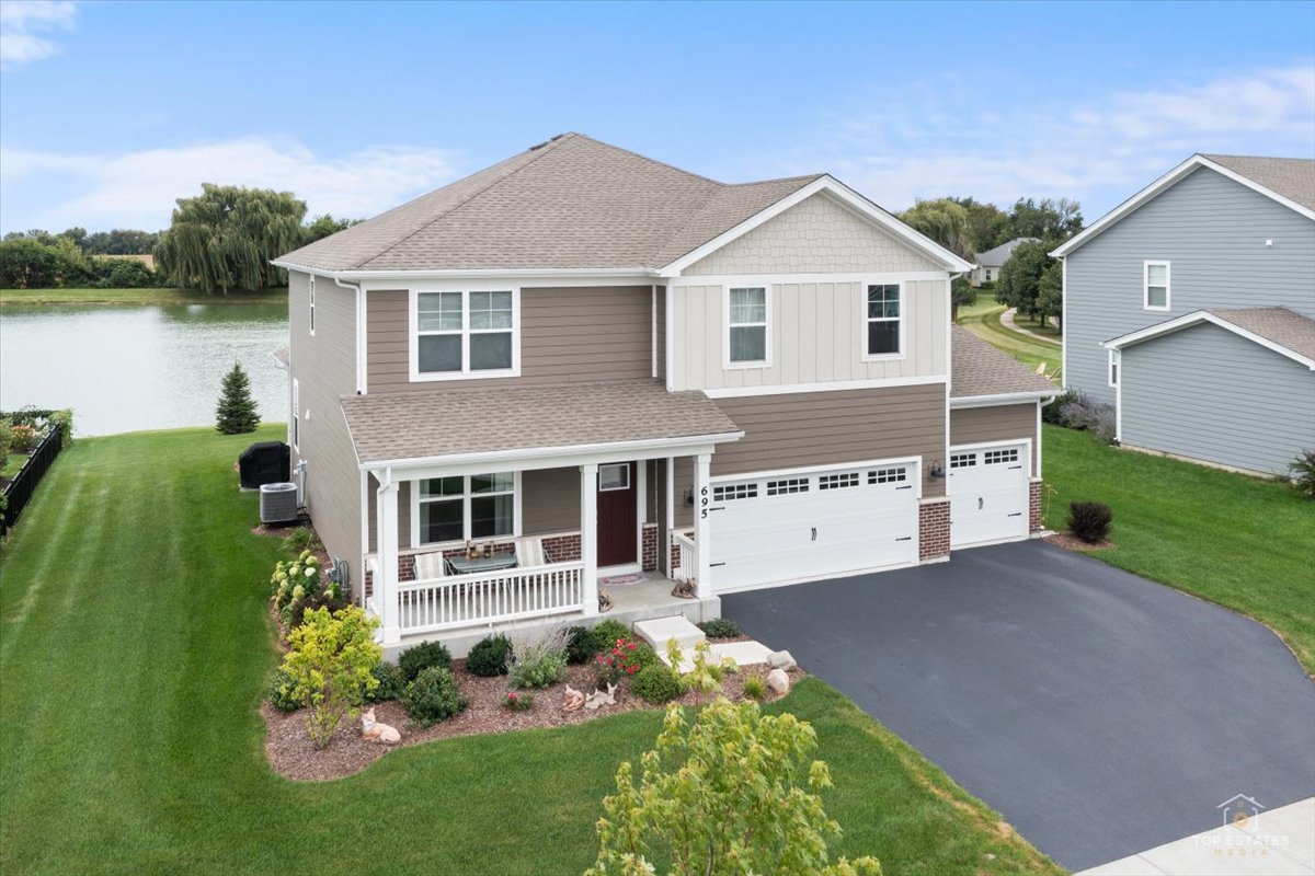 695 Kentshire Circle Property Photo 1