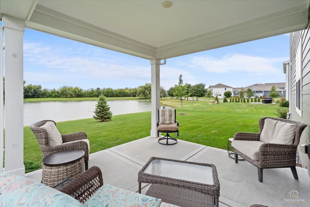 695 Kentshire Circle Property Photo 17