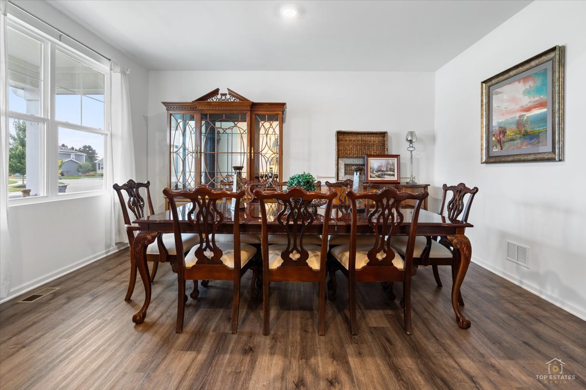 695 Kentshire Circle Property Photo 26