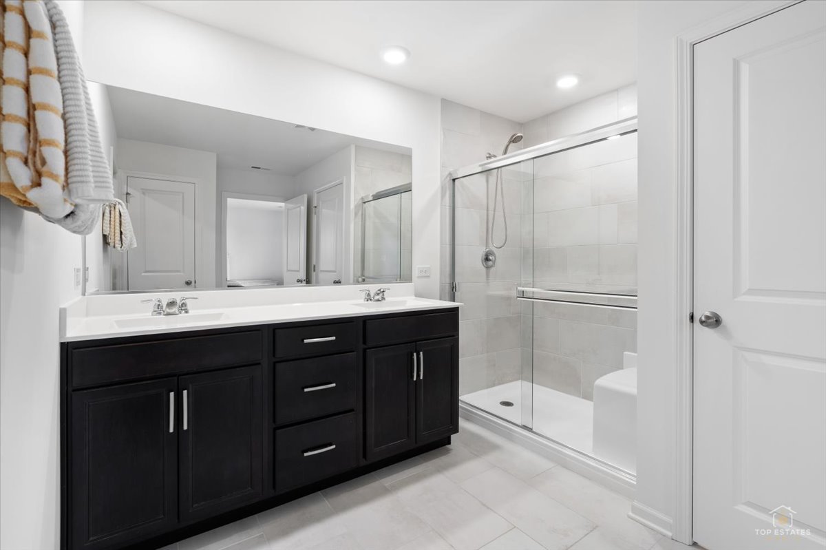 695 Kentshire Circle Property Photo 34