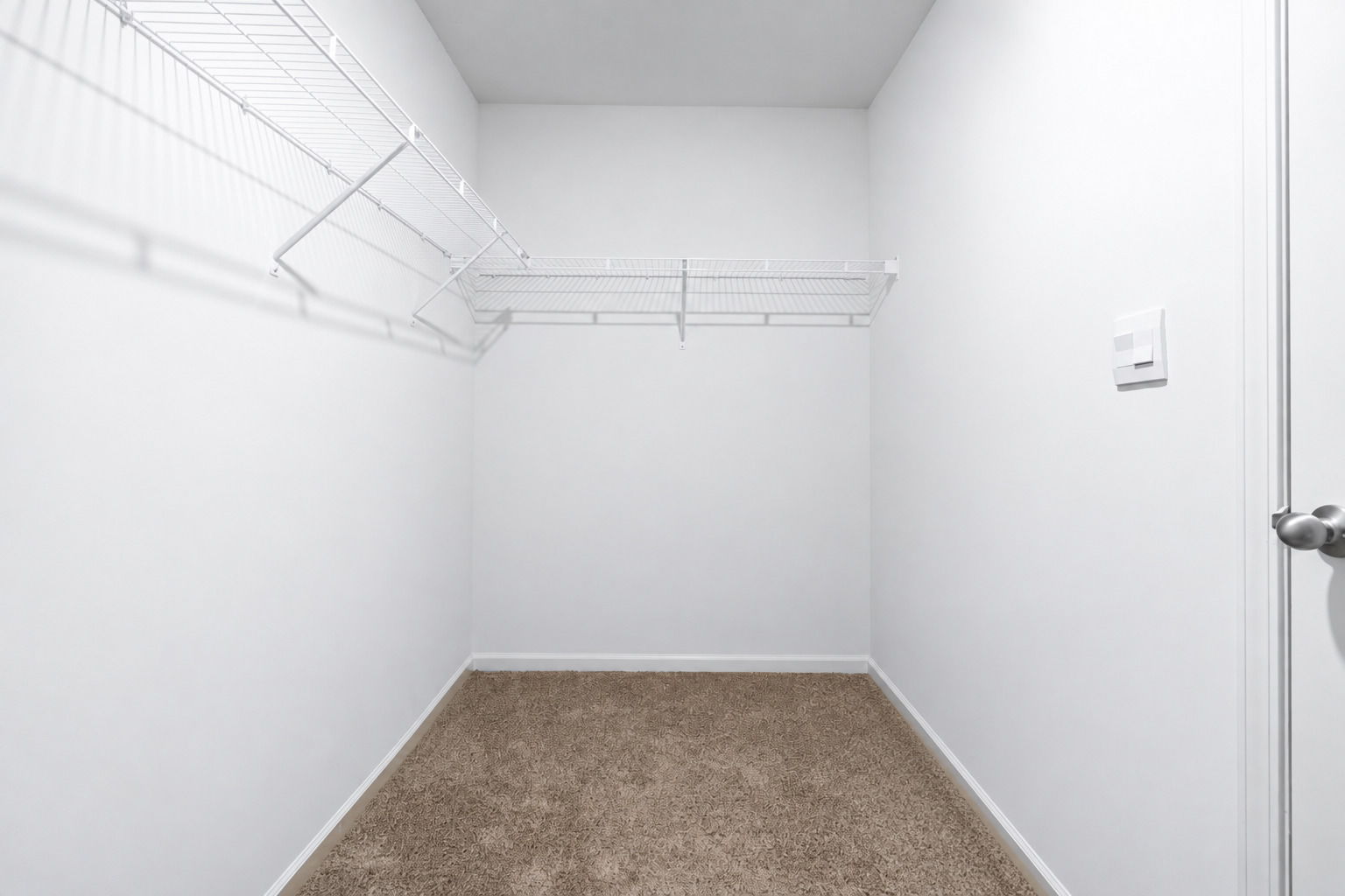 695 Kentshire Circle Property Photo 36