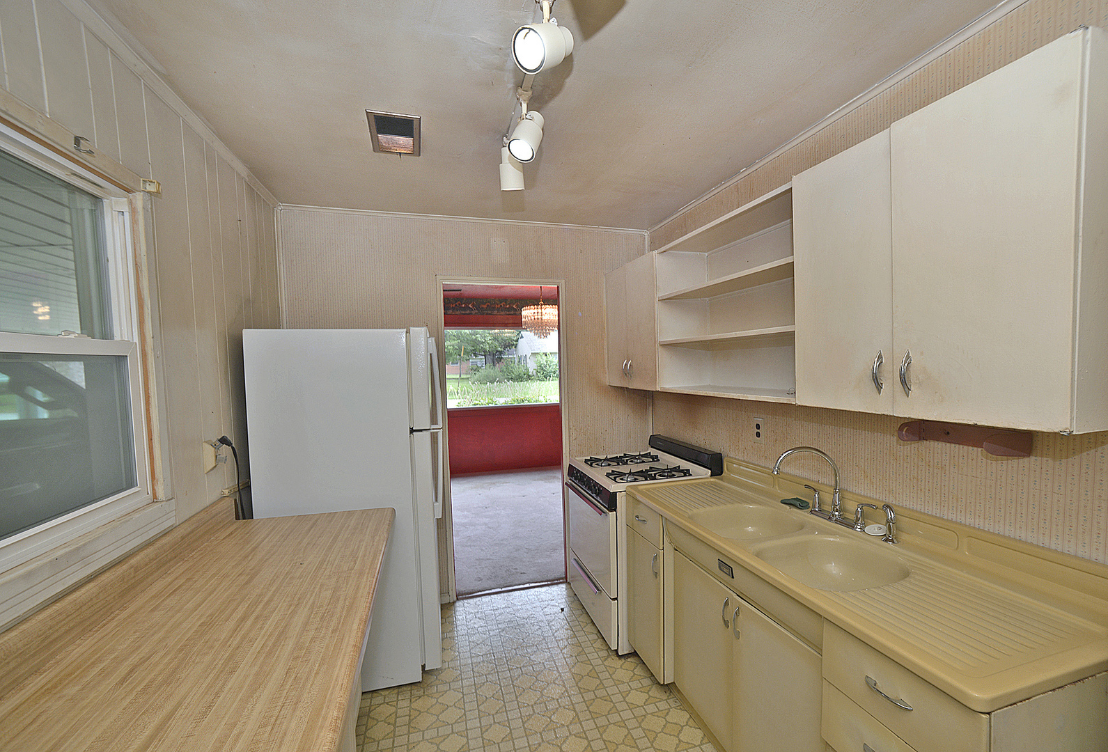 1114 Bergen Avenue Property Photo 4