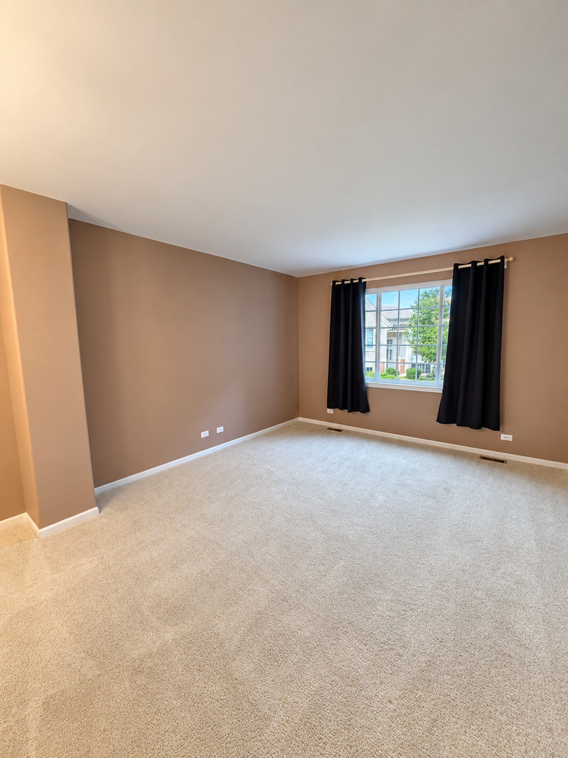 527 Cary Woods Circle Property Photo 4