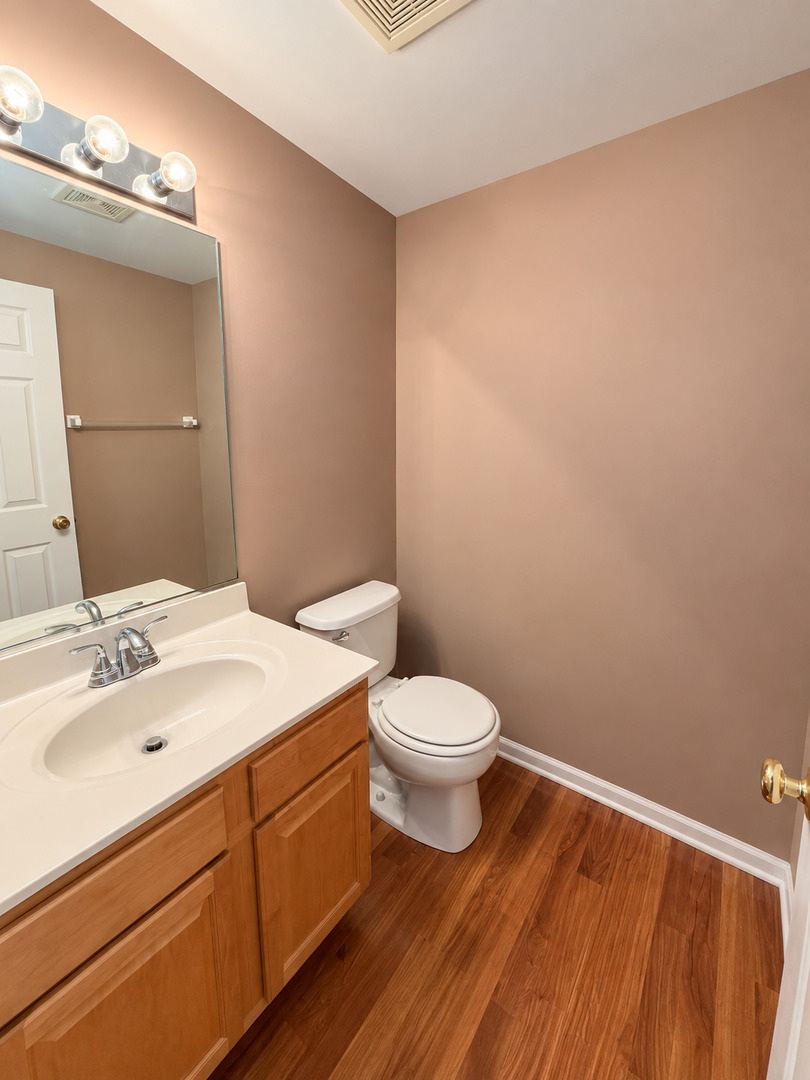527 Cary Woods Circle Property Photo 7