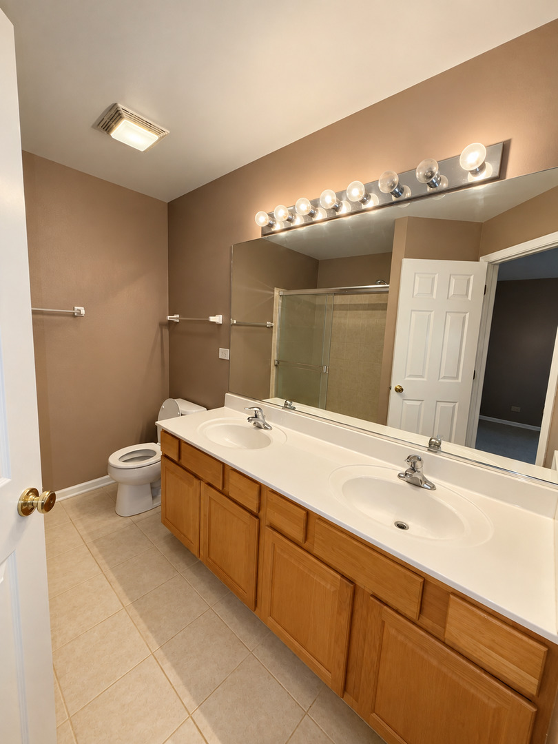 527 Cary Woods Circle Property Photo 11