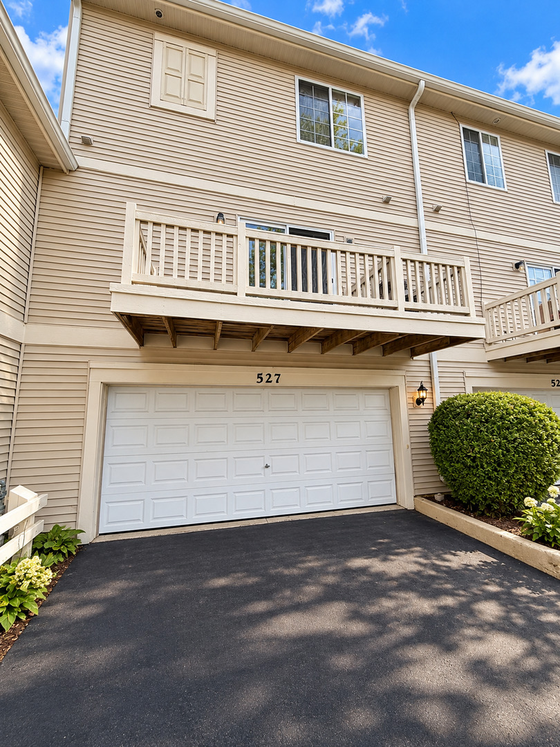 527 Cary Woods Circle Property Photo 17