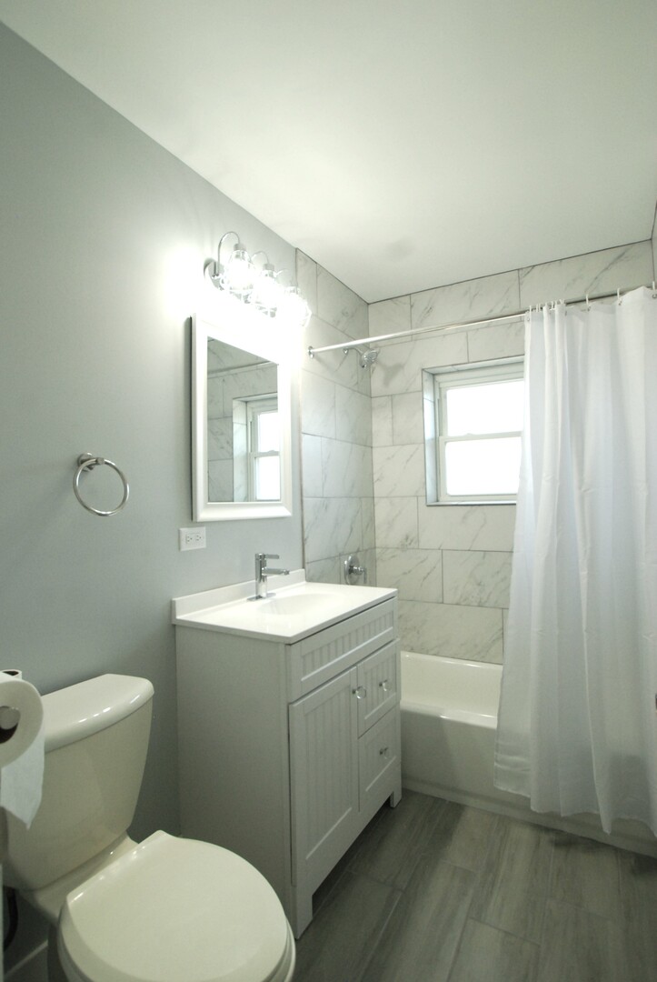 2246 S 17th Avenue 1e Property Photo 6