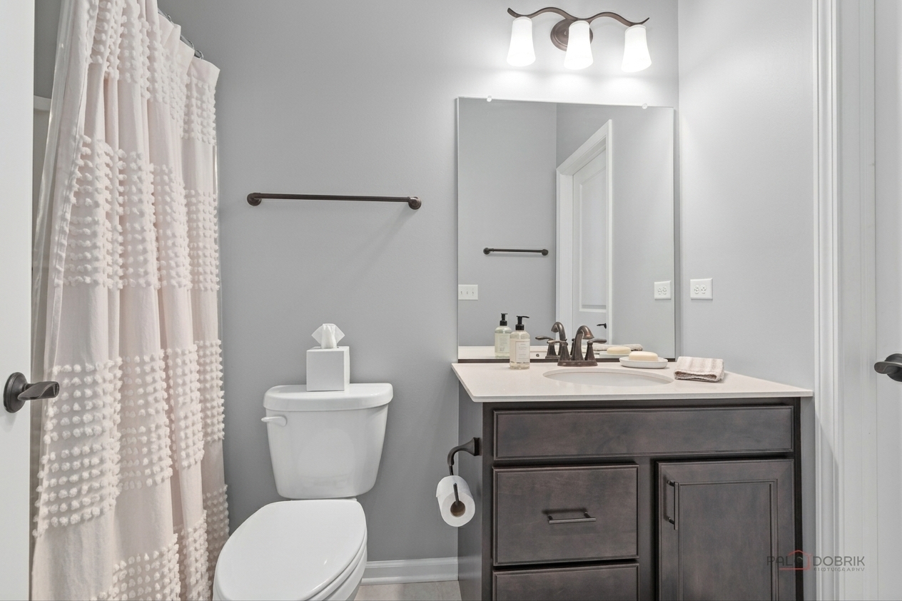 685 Insull Drive Property Photo 16