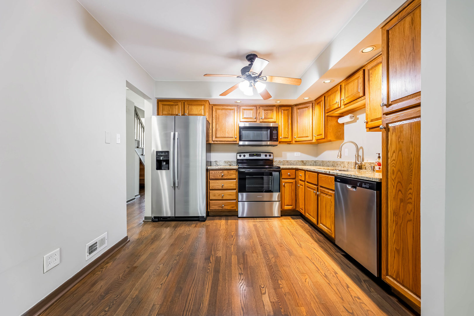 7546 S Cork Avenue Property Photo 6