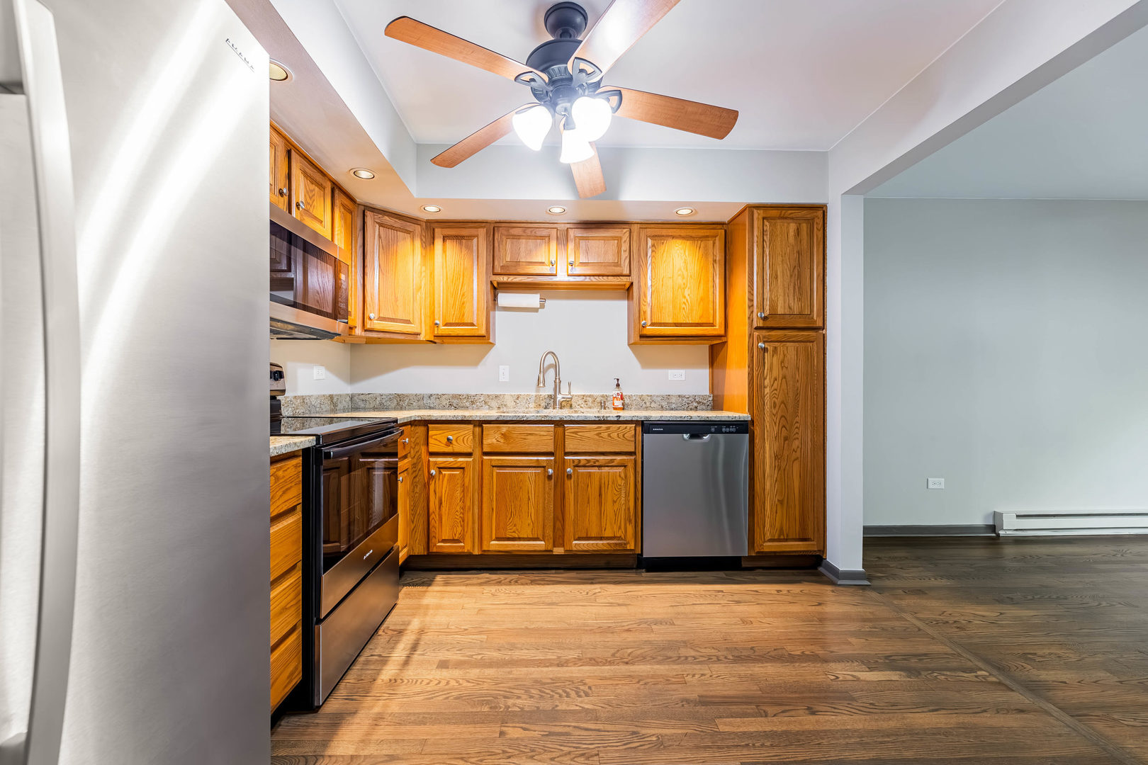 7546 S Cork Avenue Property Photo 8