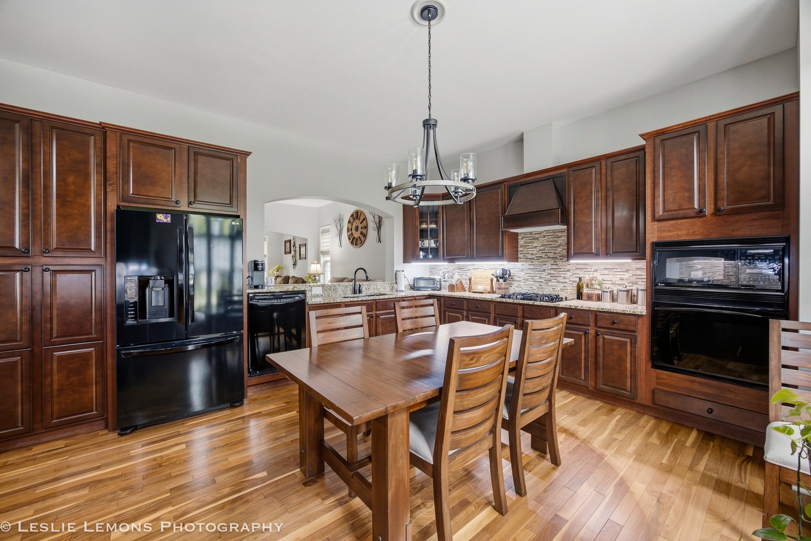 2929 Portage Street Property Photo 6