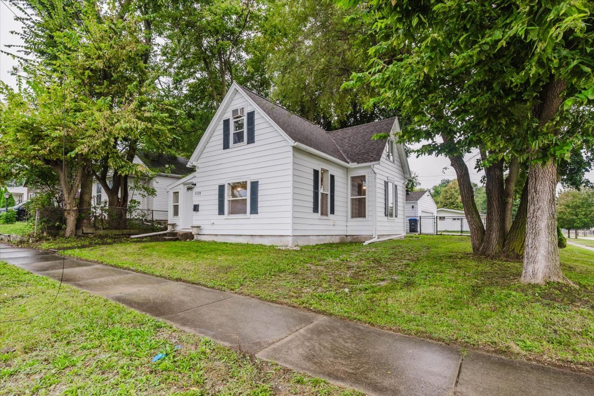 1328 N Mason Street Property Photo 1