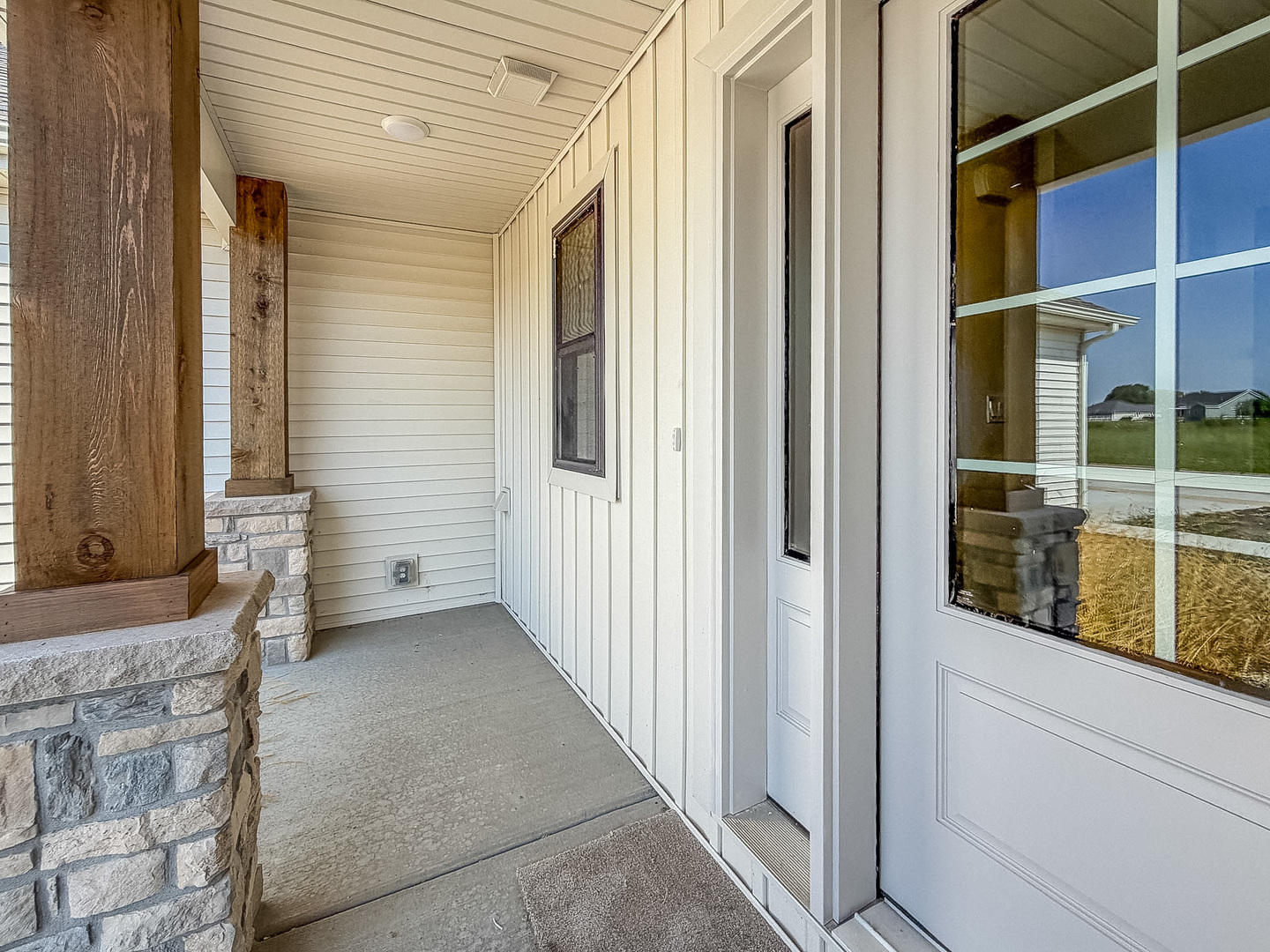 502 N Beacon Hill Circle Property Photo 4