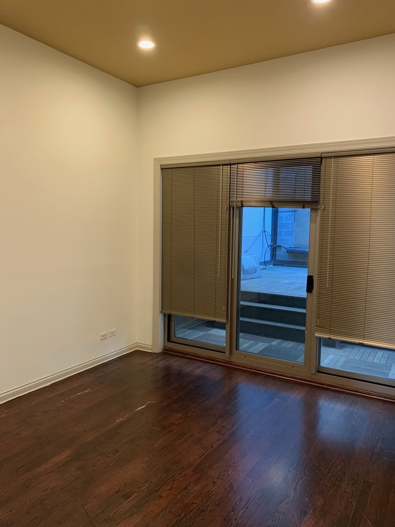 9 E Huron Street 1 Property Photo 5