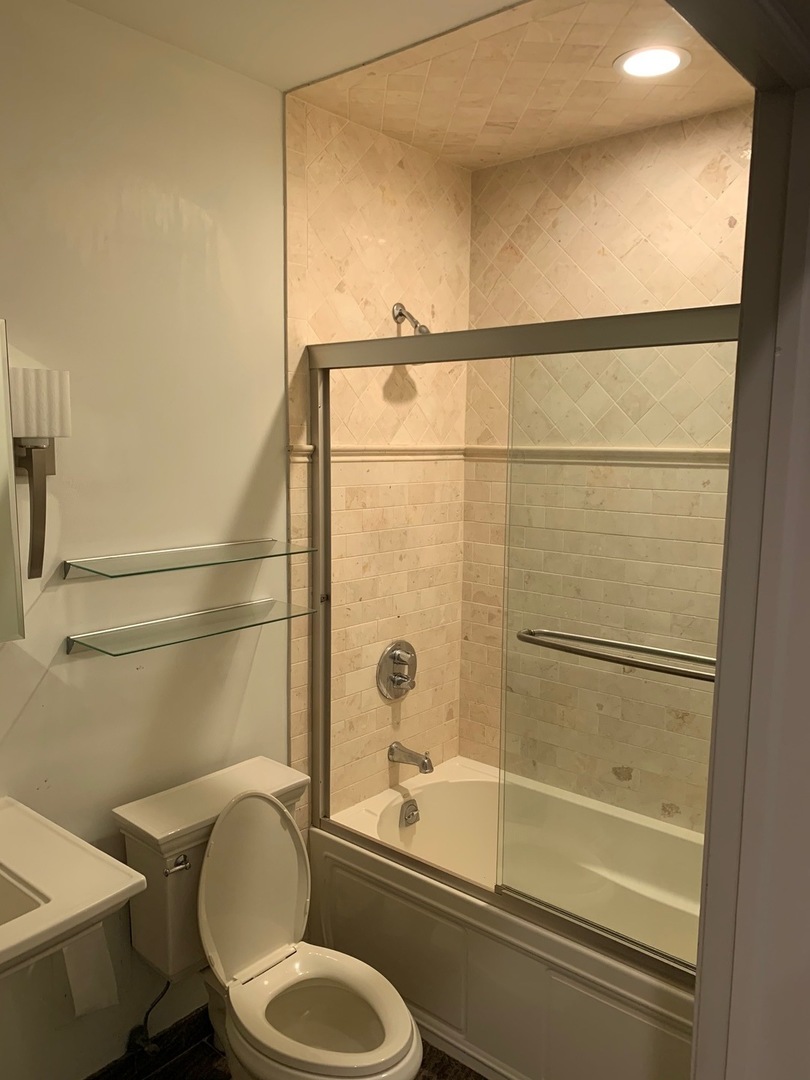 9 E Huron Street 1 Property Photo 8