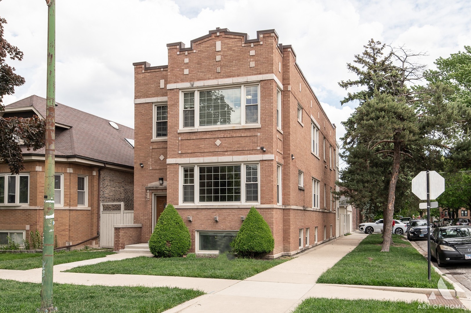 3301 N Kilbourn Avenue G Property Photo 1