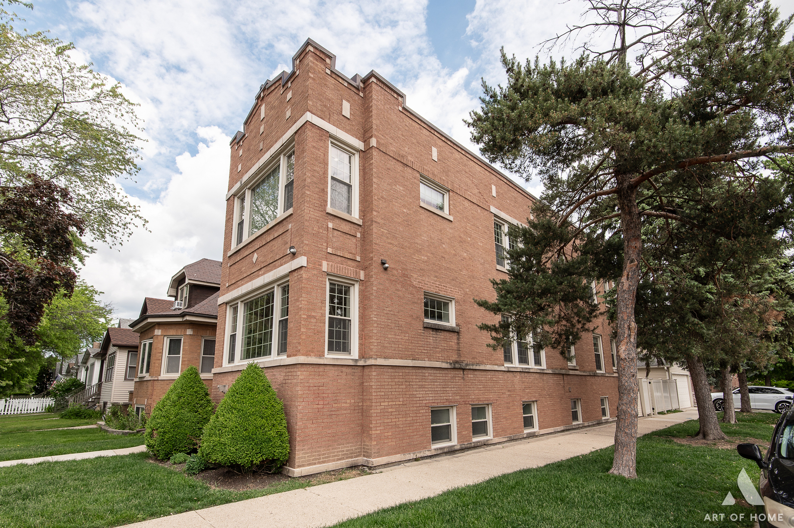 3301 N Kilbourn Avenue G Property Photo 2