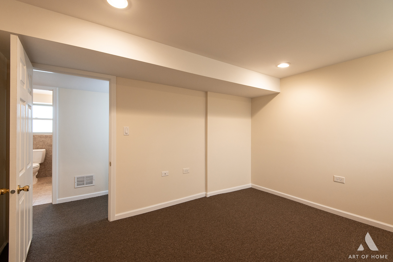 3301 N Kilbourn Avenue G Property Photo 7