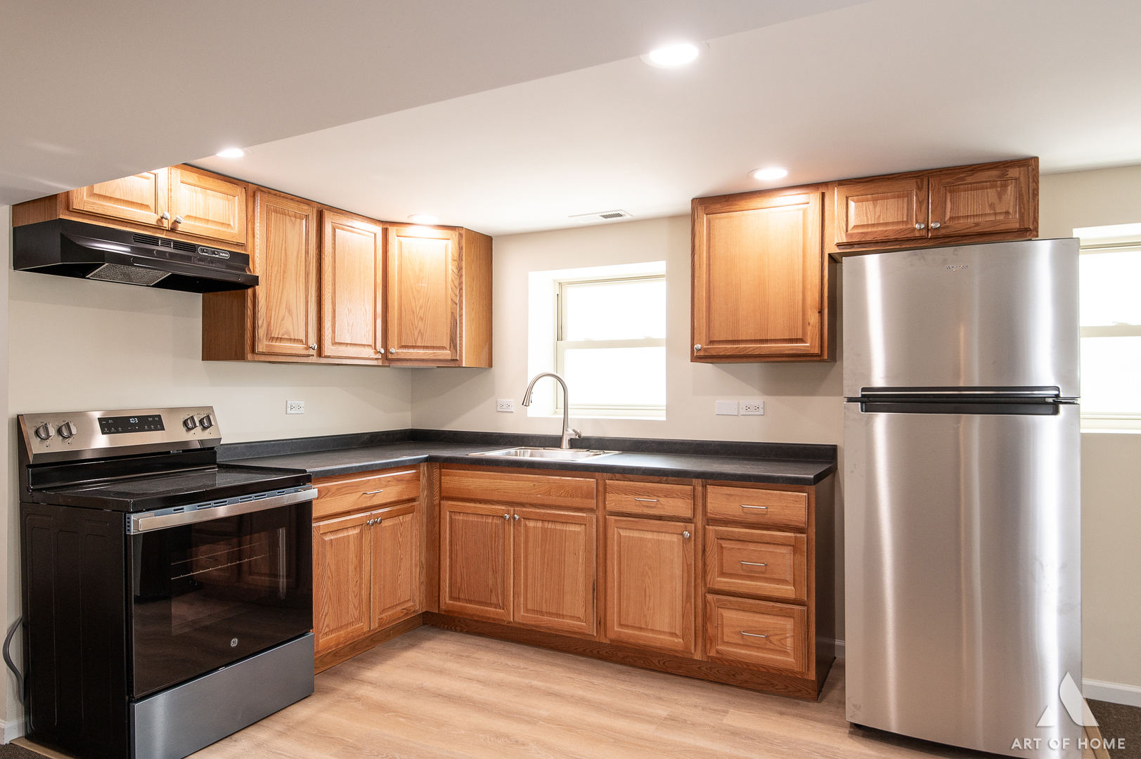 3301 N Kilbourn Avenue G Property Photo 8