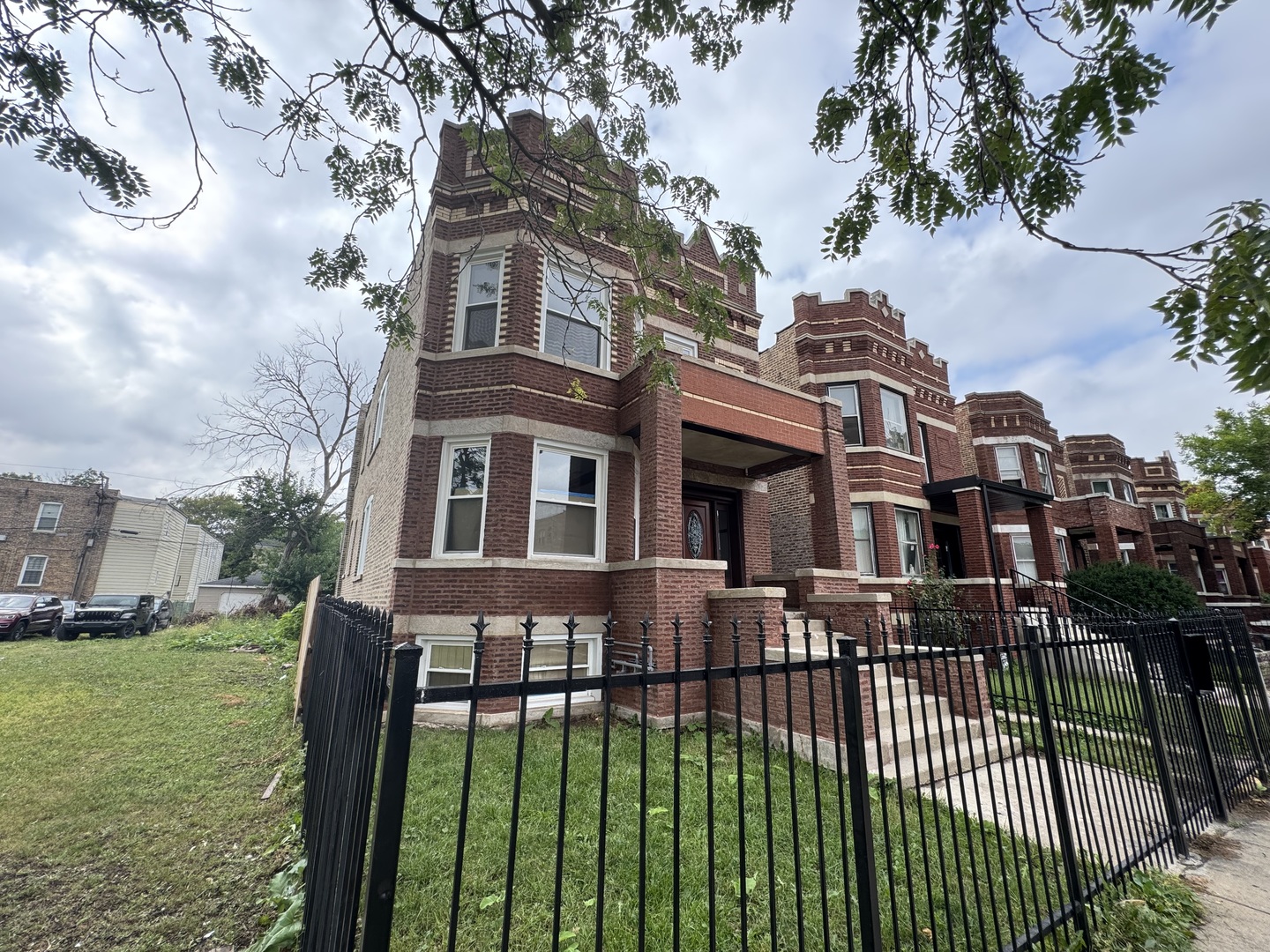 906 N Lavergne Avenue Property Photo 2
