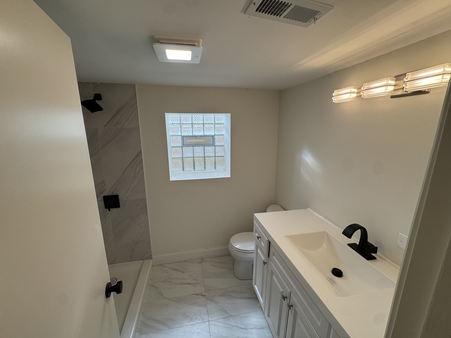 906 N Lavergne Avenue Property Photo 6