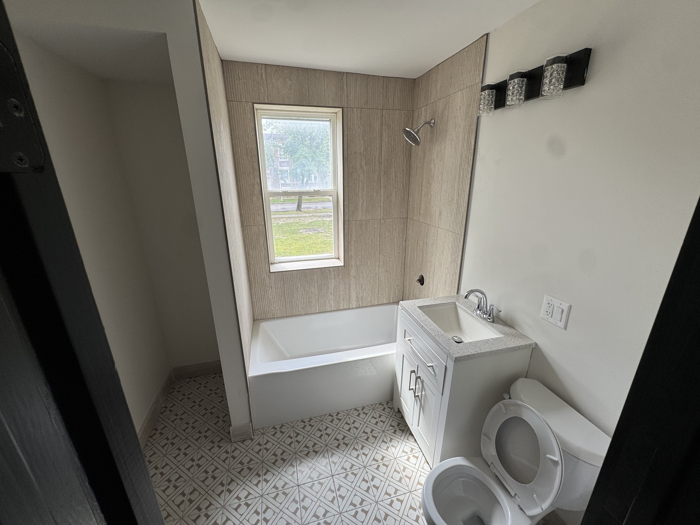 906 N Lavergne Avenue Property Photo 9