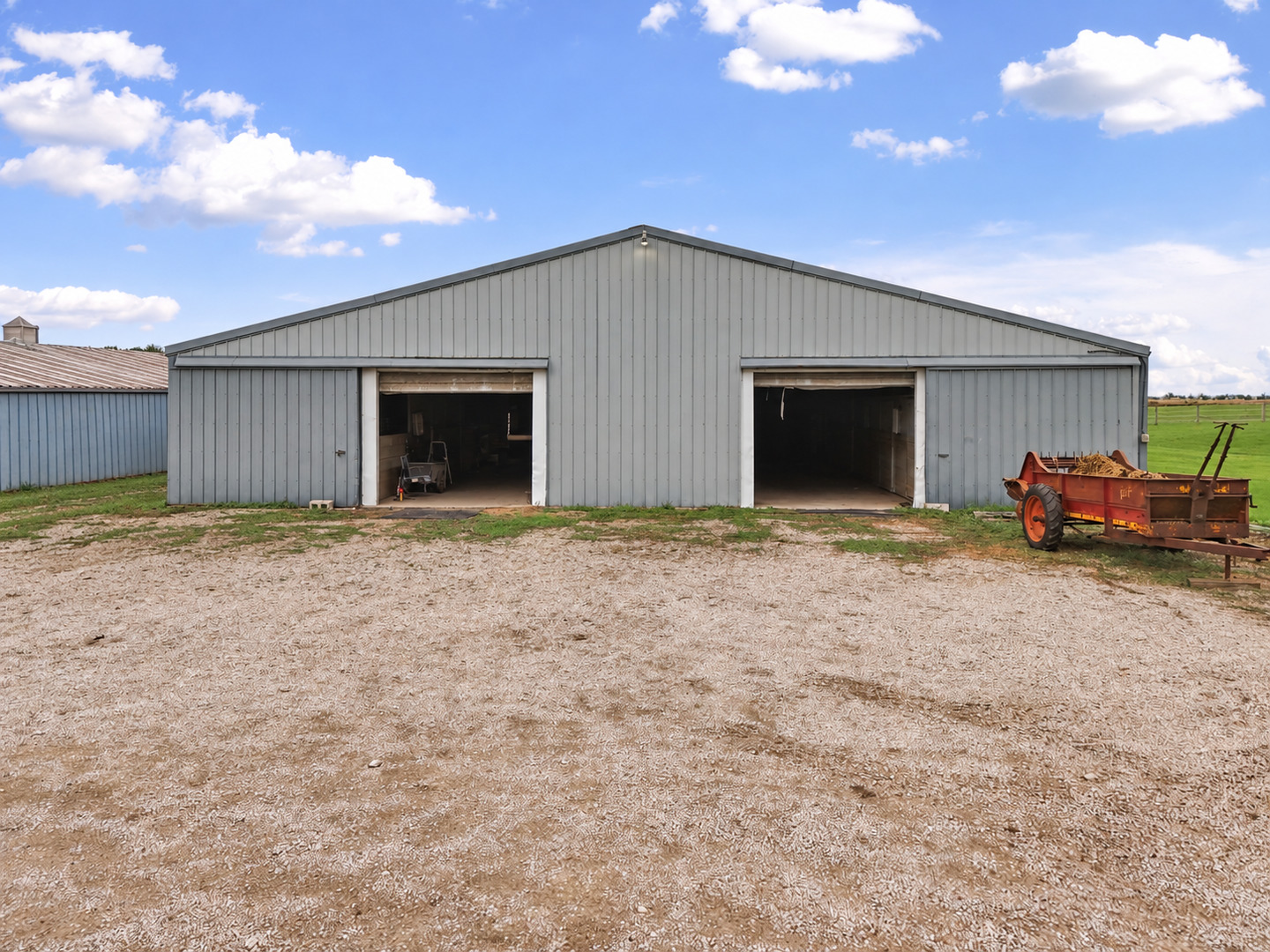 874 E 300n Road Property Photo 10