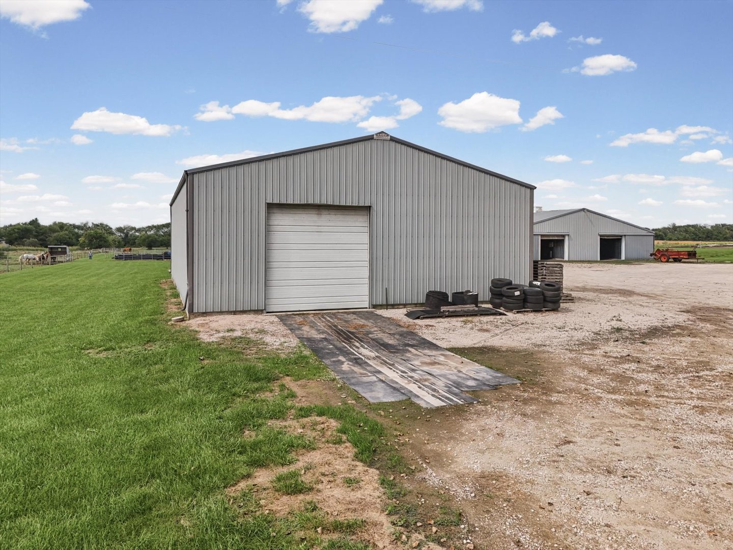 874 E 300n Road Property Photo 11